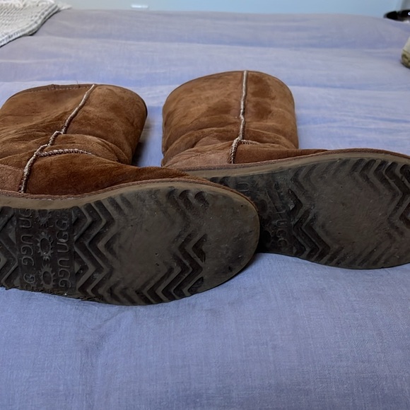 Well Loved Uggs - Picture 2 of 5